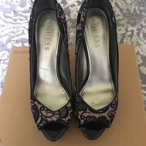 GUESS black taupe lace embroidered stiletto